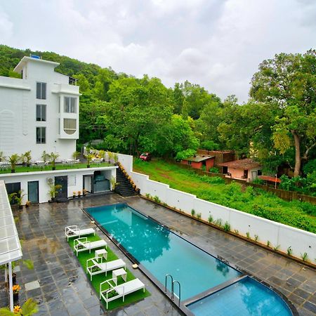 Goa Courtyard By The Porto Arpora Hotel Baga Kültér fotó