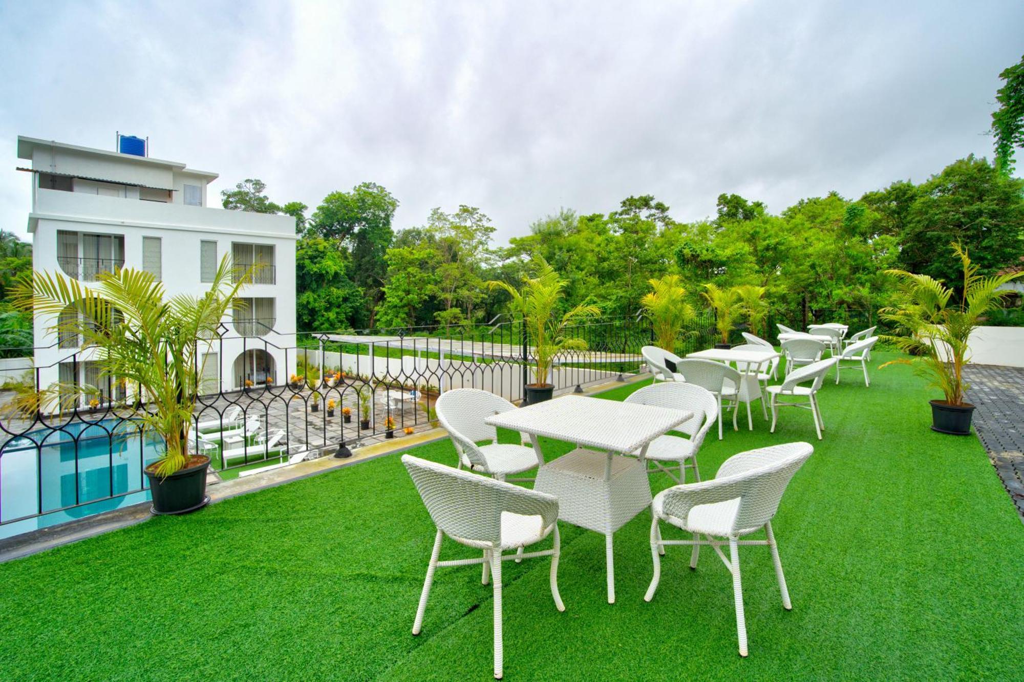 Goa Courtyard By The Porto Arpora Hotel Baga Kültér fotó