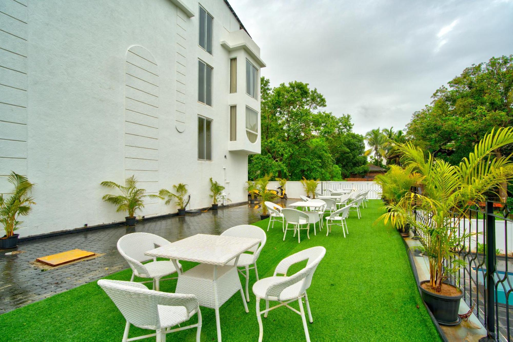 Goa Courtyard By The Porto Arpora Hotel Baga Kültér fotó