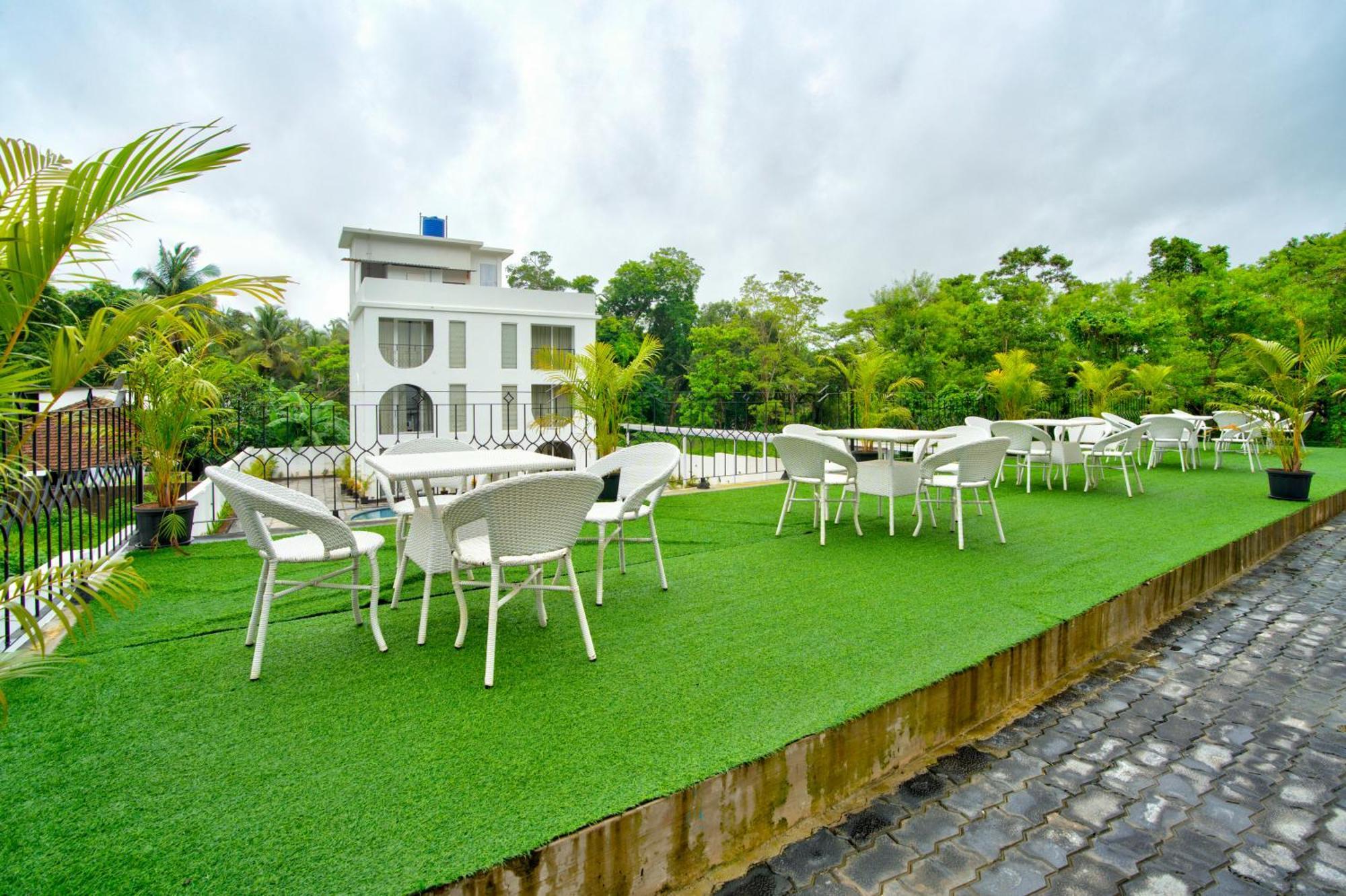 Goa Courtyard By The Porto Arpora Hotel Baga Kültér fotó