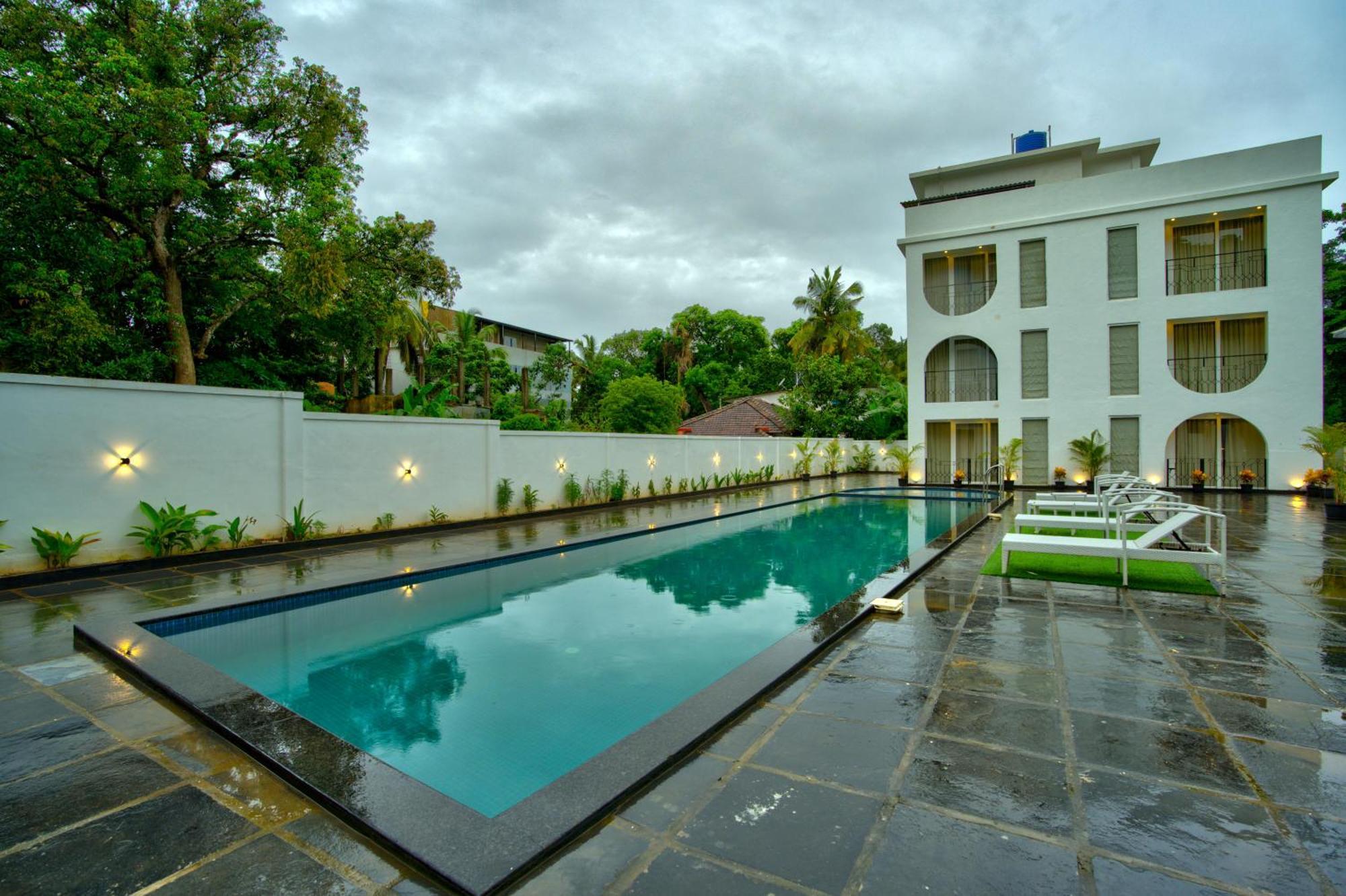 Goa Courtyard By The Porto Arpora Hotel Baga Kültér fotó