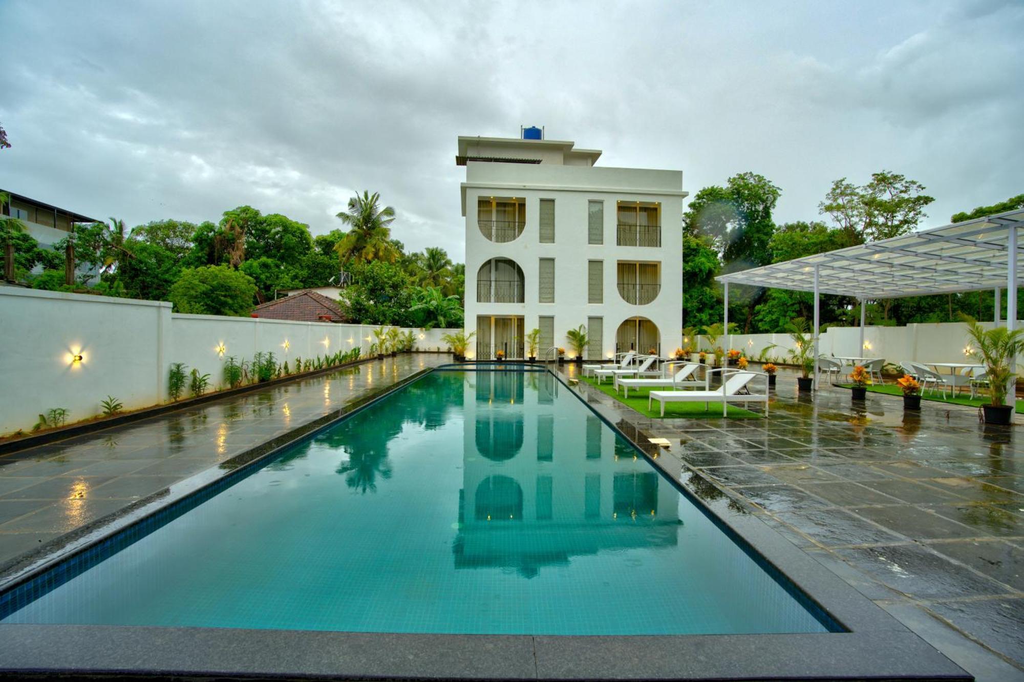 Goa Courtyard By The Porto Arpora Hotel Baga Kültér fotó
