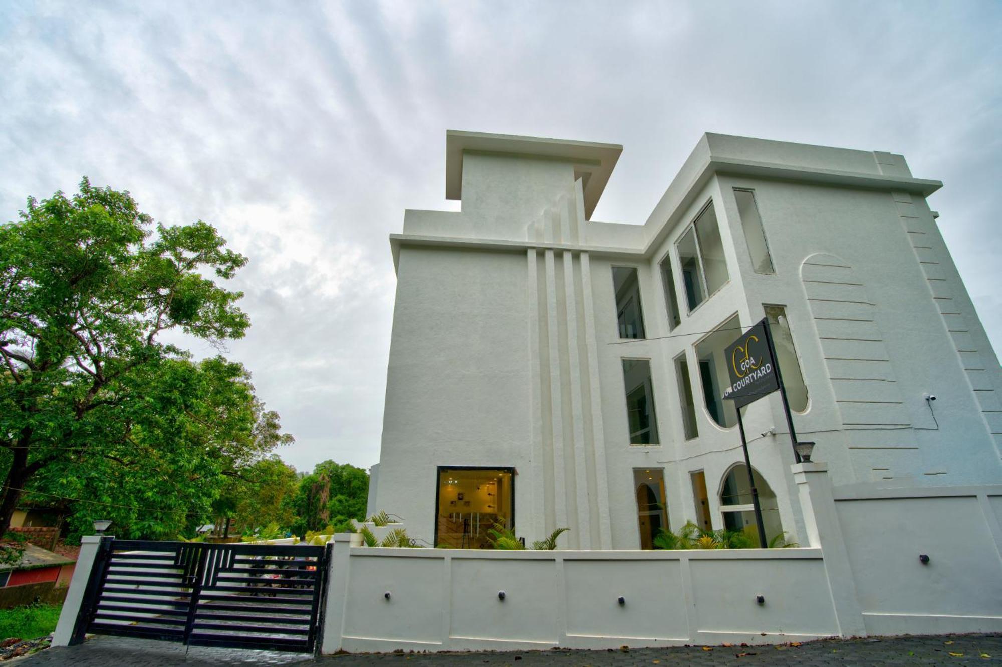 Goa Courtyard By The Porto Arpora Hotel Baga Kültér fotó