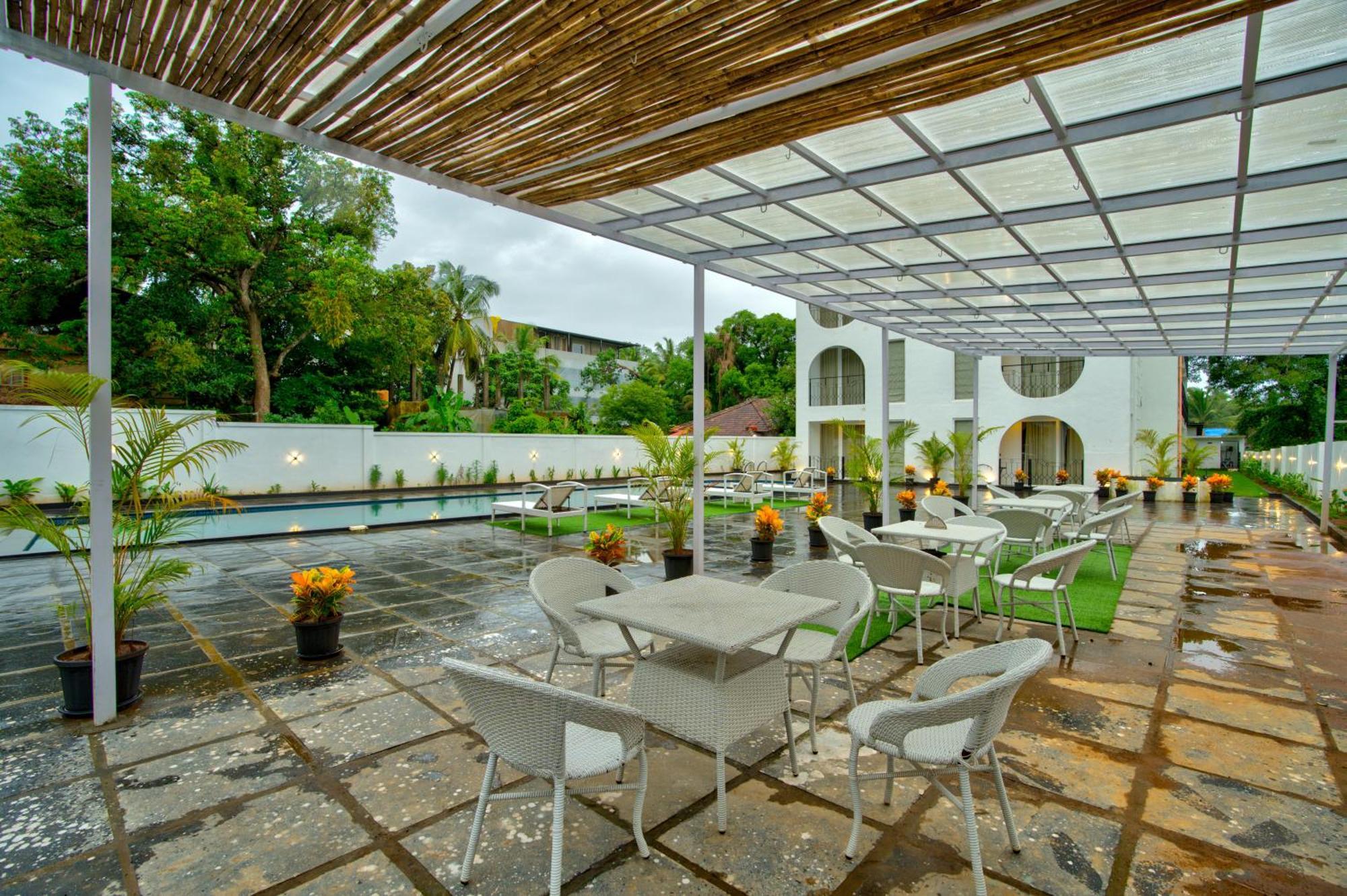 Goa Courtyard By The Porto Arpora Hotel Baga Kültér fotó